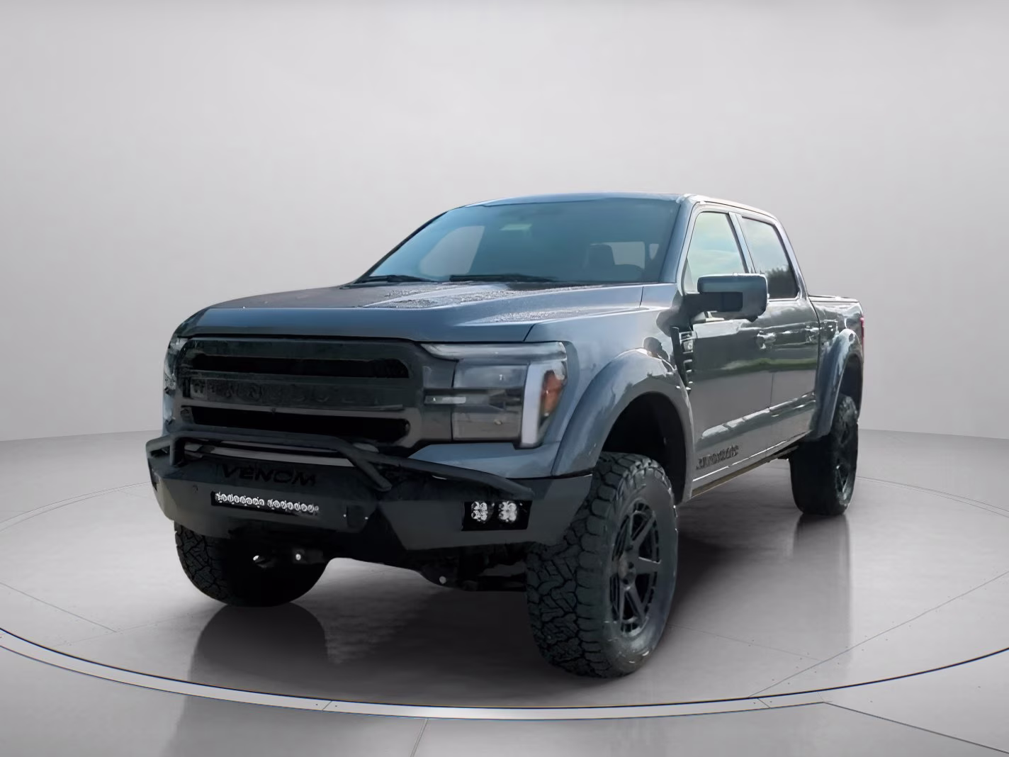 2026 Carbonized Gray Metallic Ford F-150 LARIAT Crew Cab Pickup 4X4 Truck