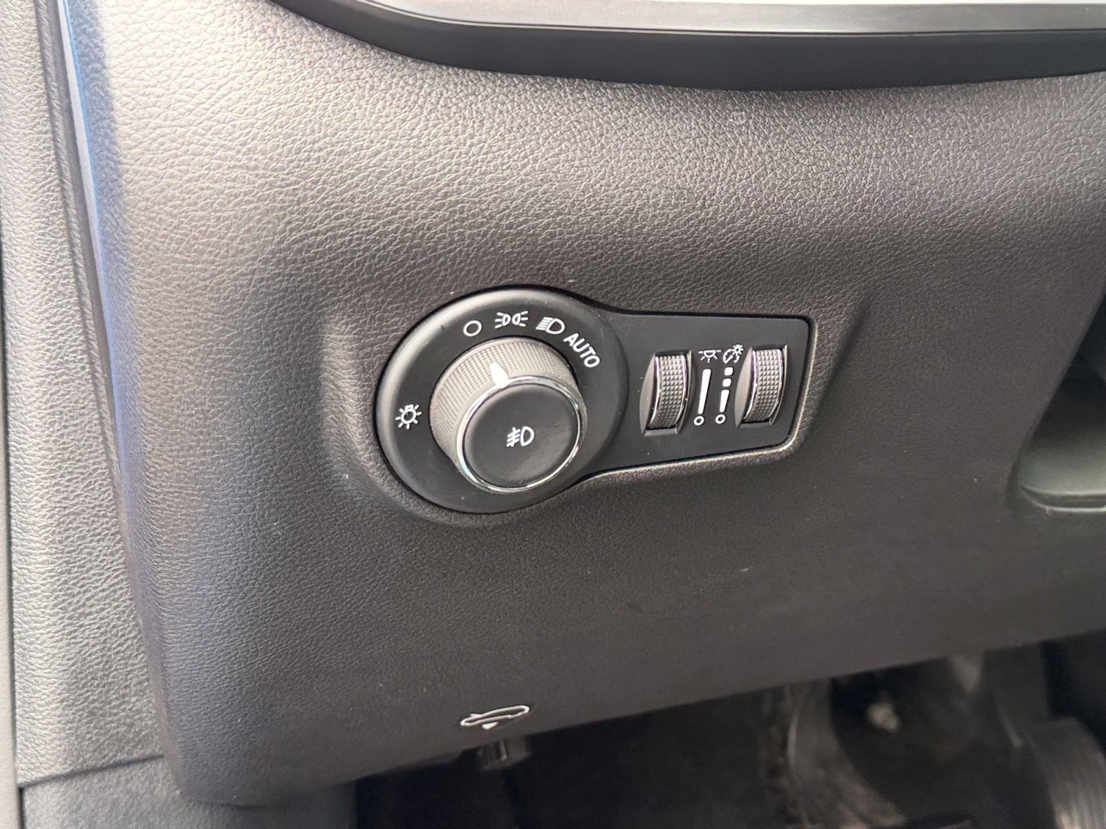 2025 Hydro Blue Pearlcoat Jeep Compass Limited 4X4 SUV