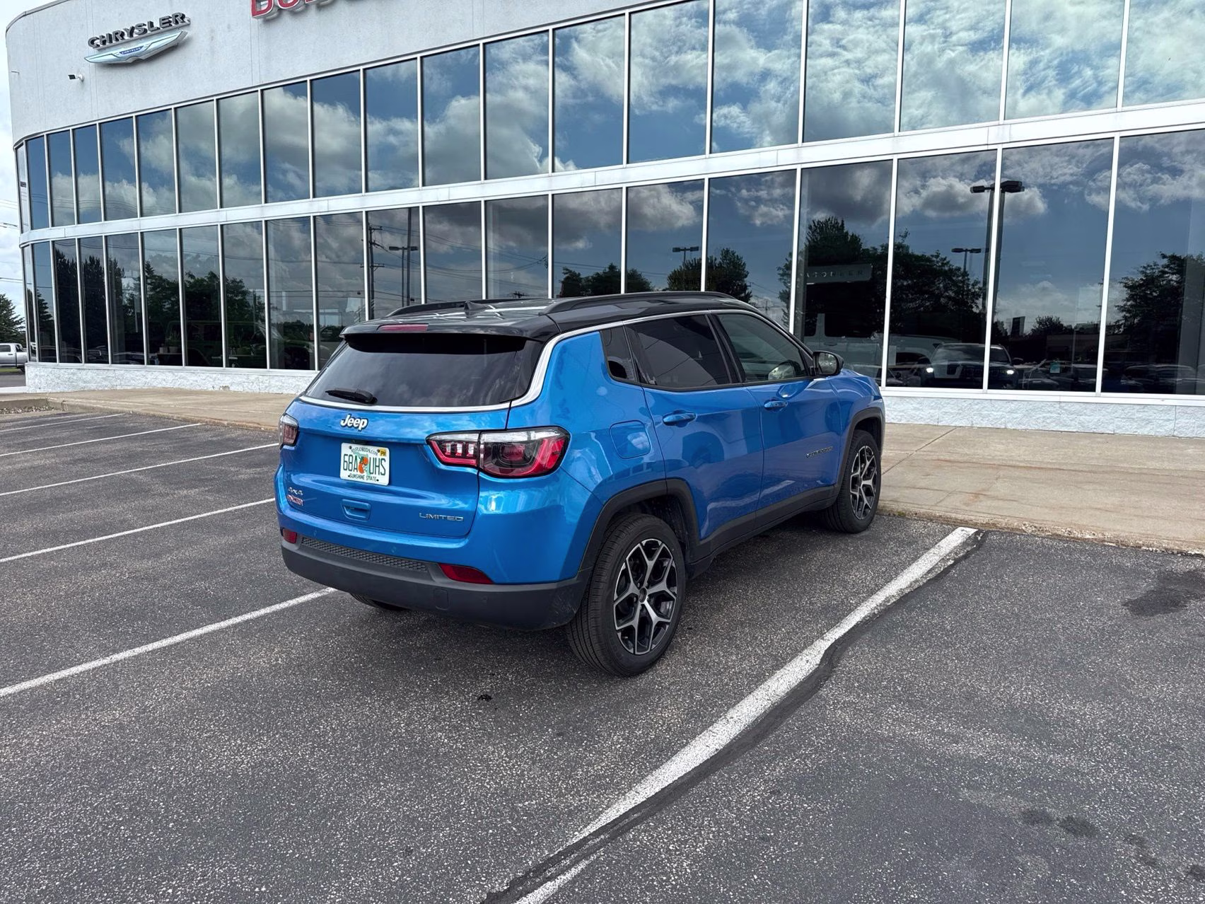 2025 Hydro Blue Pearlcoat Jeep Compass Limited 4X4 SUV