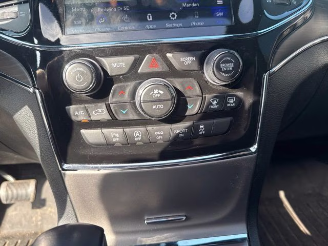 2021 Bright White Clearcoat Jeep Grand Cherokee Limited 4X4 SUV