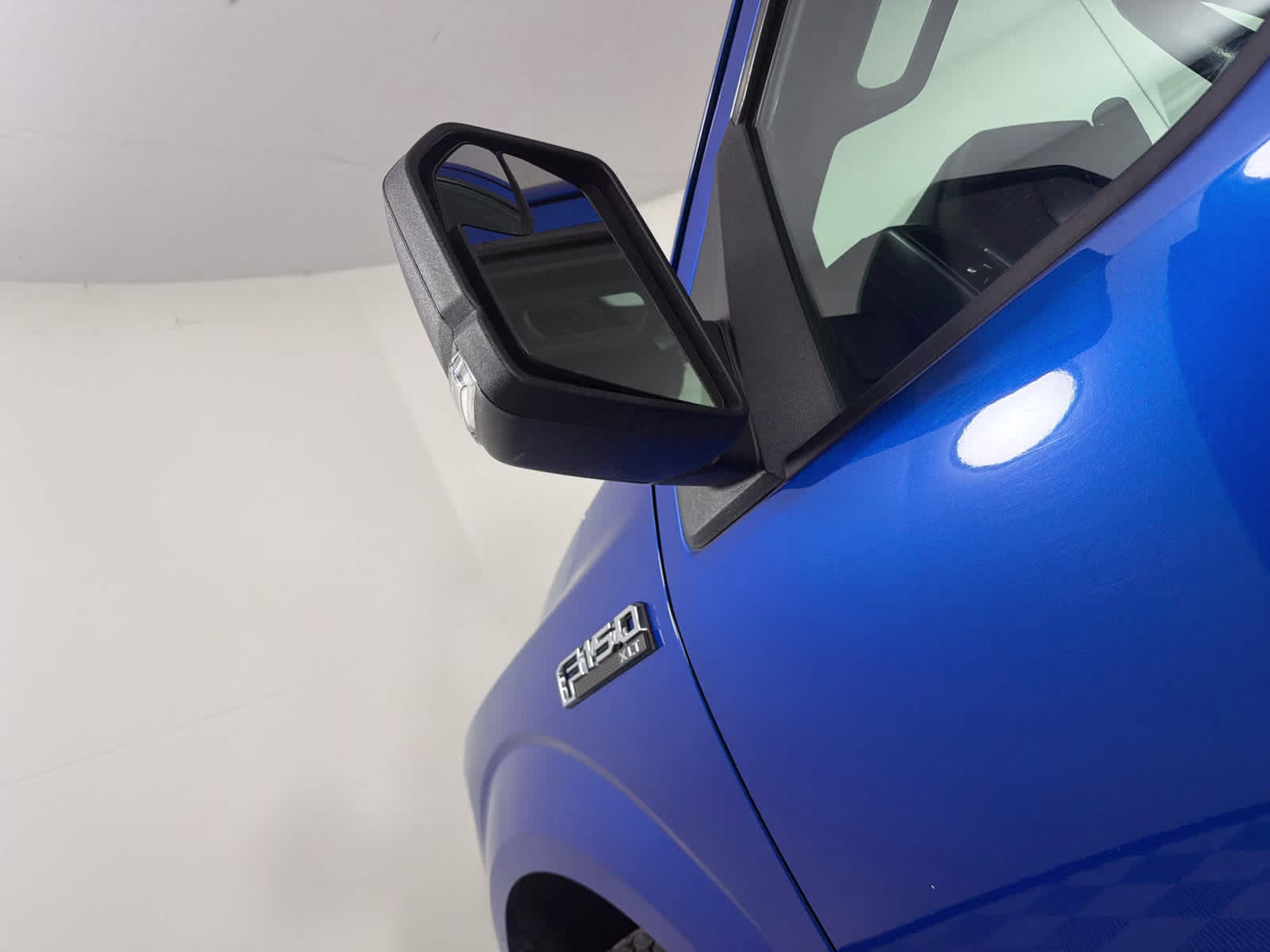 2018 Lightning Blue Ford F-150 XLT 4X4 Truck