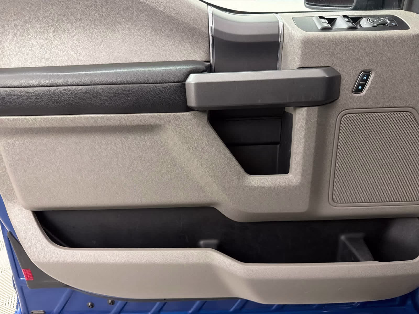 2018 Lightning Blue Ford F-150 XLT 4X4 Truck
