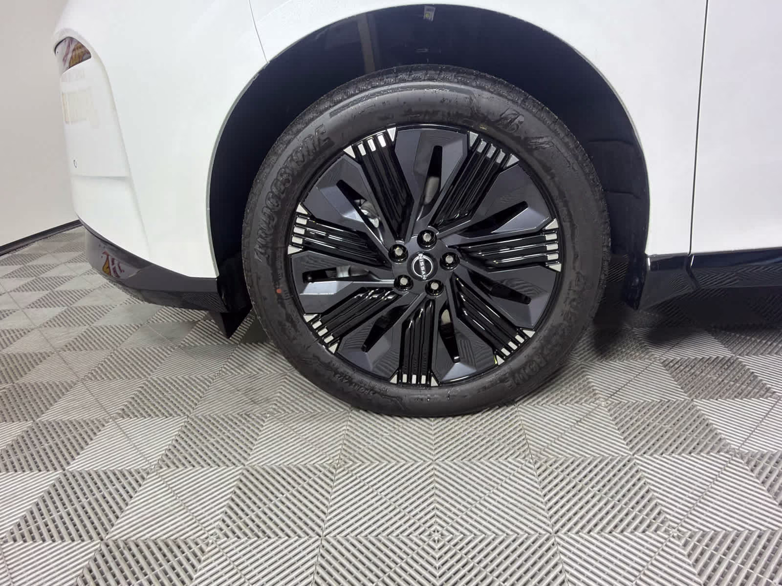 2026 Everest White Pearl Tricoat Nissan Murano Platinum AWD SUV