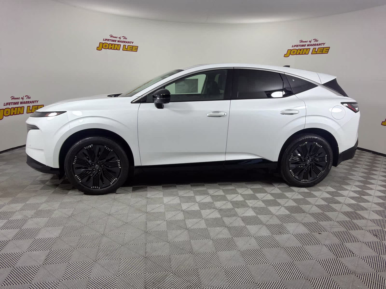 2026 Everest White Pearl Tricoat Nissan Murano Platinum AWD SUV