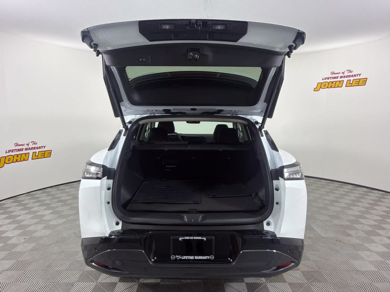 2026 Everest White Pearl Tricoat Nissan Murano Platinum AWD SUV
