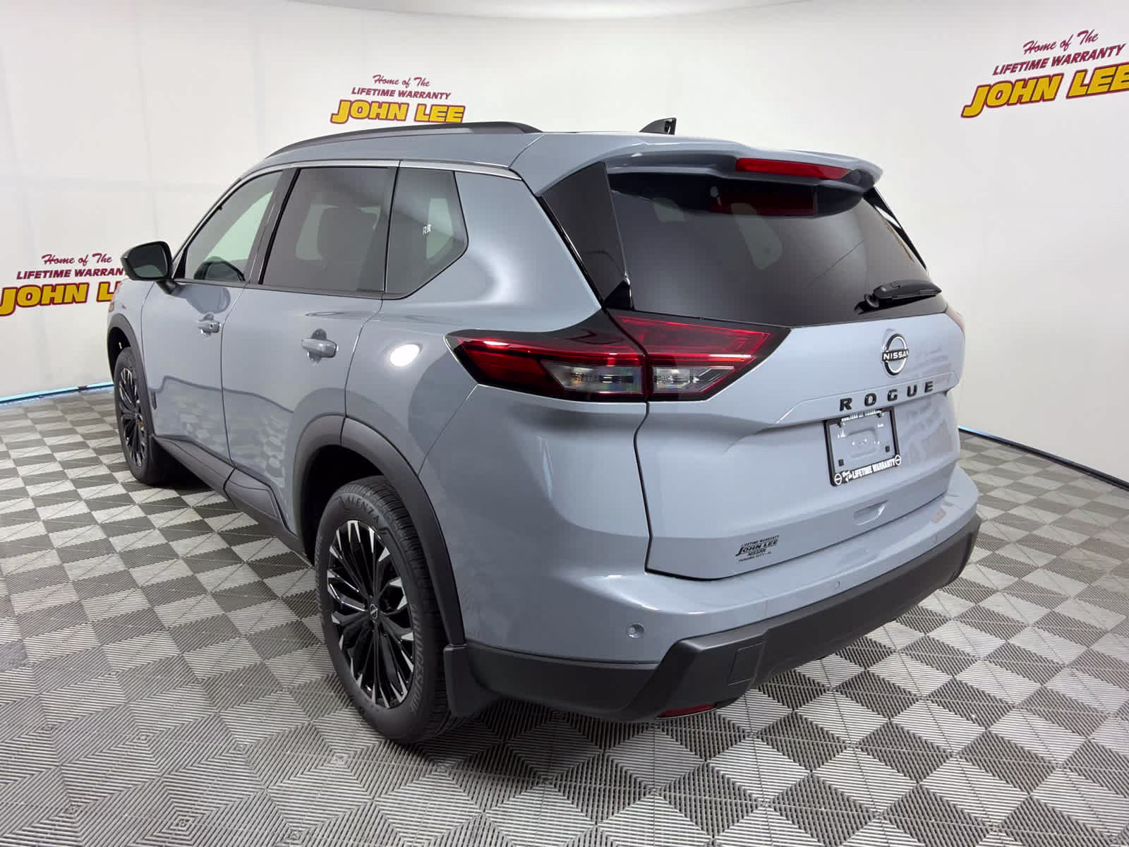 2026 Boulder Gray Pearl Nissan Rogue Dark Armor FWD SUV