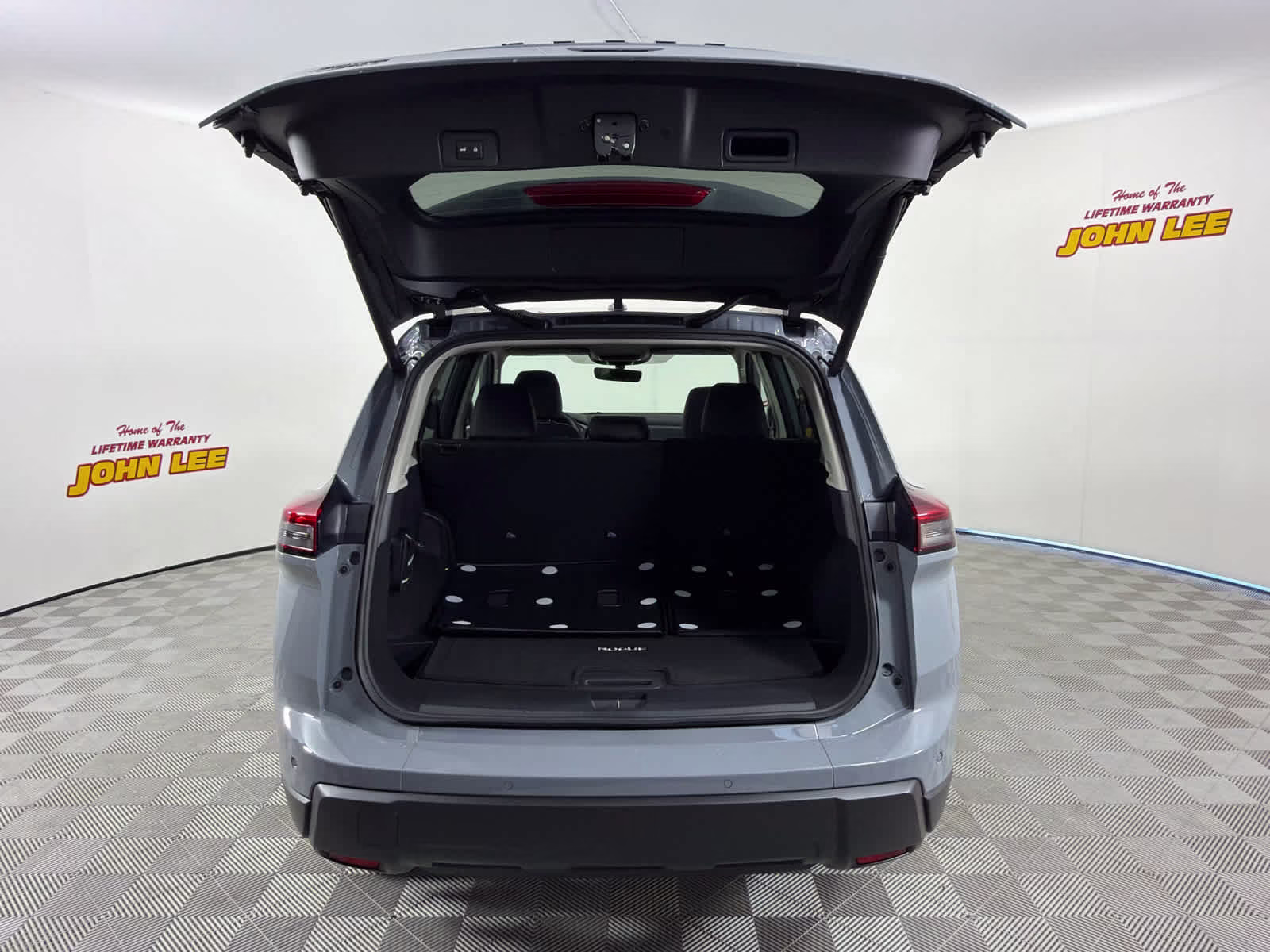 2026 Boulder Gray Pearl Nissan Rogue Dark Armor FWD SUV