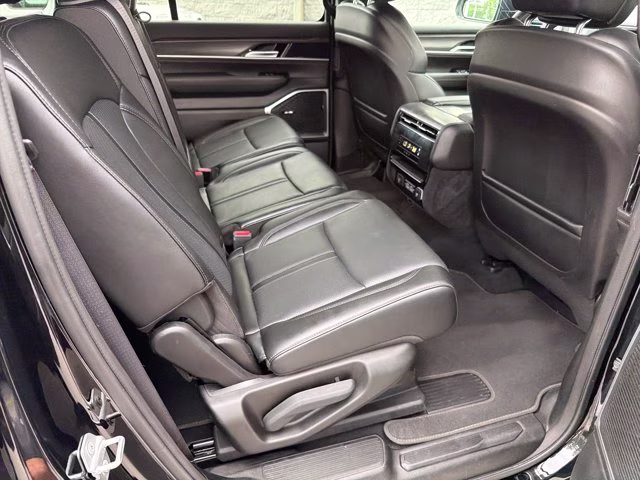 2024 Diamond Black Crystal Pearlcoat Jeep Wagoneer Series II RWD SUV
