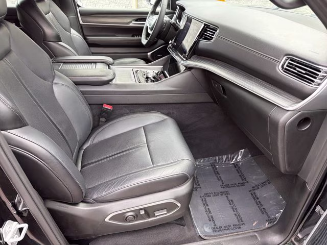 2024 Diamond Black Crystal Pearlcoat Jeep Wagoneer Series II RWD SUV