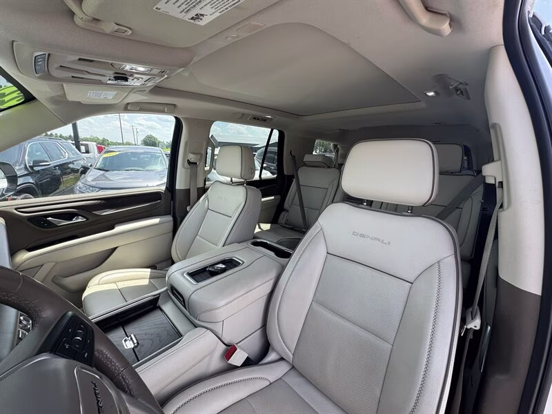 2022 Summit White GMC Yukon Denali 4X4 SUV