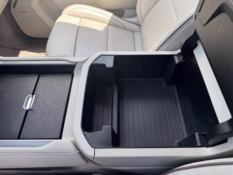 2022 Summit White GMC Yukon Denali 4X4 SUV