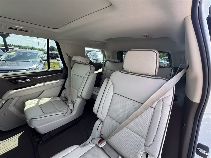 2022 Summit White GMC Yukon Denali 4X4 SUV