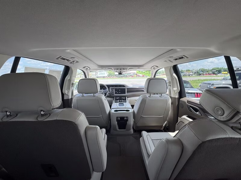 2022 Summit White GMC Yukon Denali 4X4 SUV