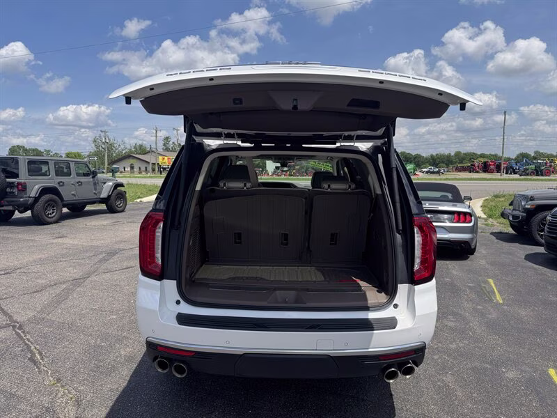 2022 Summit White GMC Yukon Denali 4X4 SUV