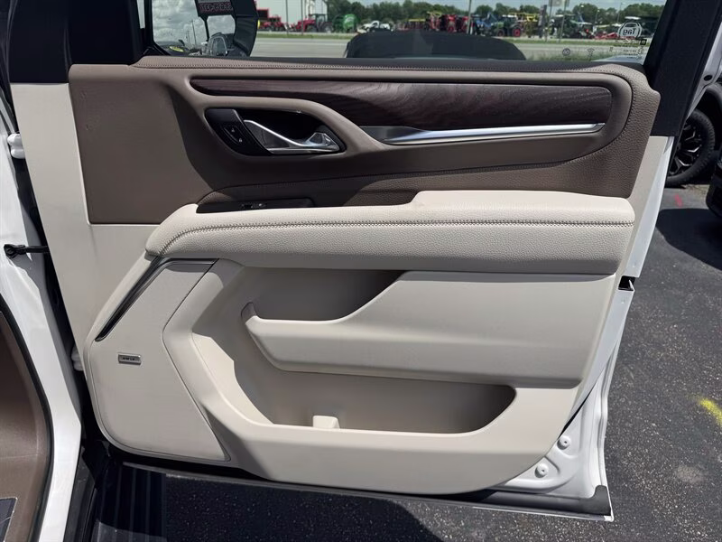 2022 Summit White GMC Yukon Denali 4X4 SUV