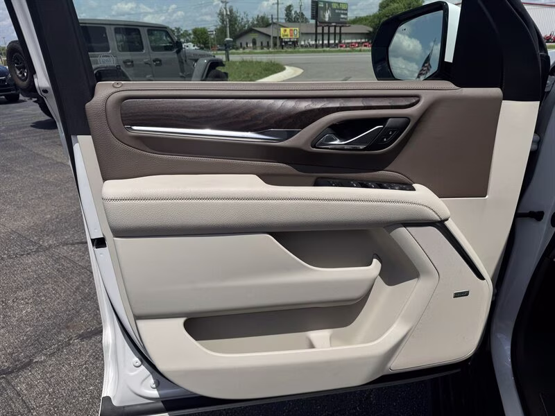 2022 Summit White GMC Yukon Denali 4X4 SUV