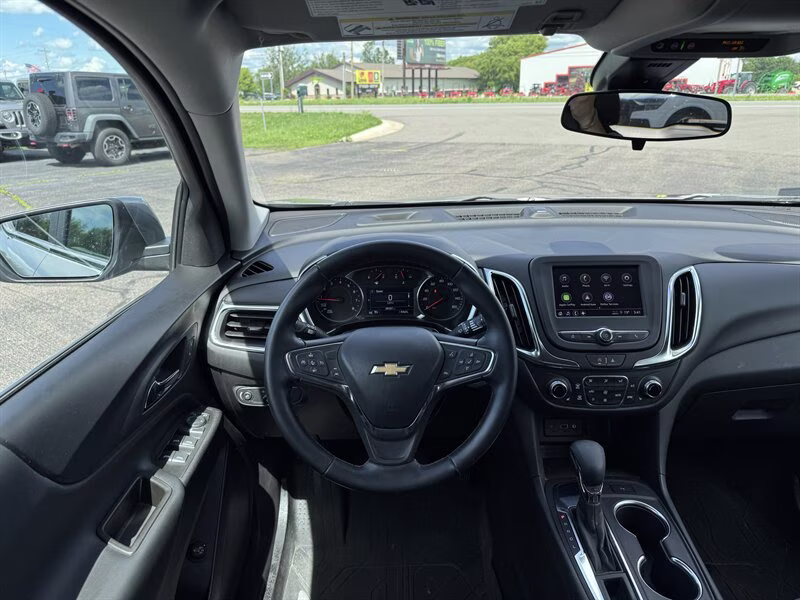 2024 Sterling Gray Metallic Chevrolet Equinox LT FWD SUV