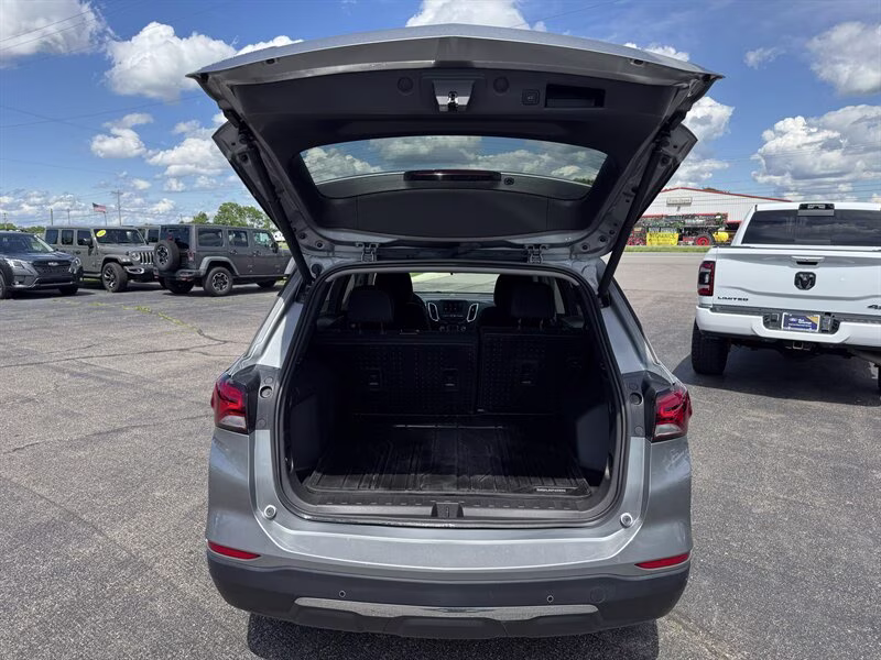 2024 Sterling Gray Metallic Chevrolet Equinox LT FWD SUV