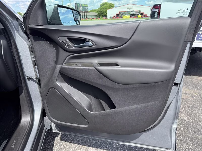 2024 Sterling Gray Metallic Chevrolet Equinox LT FWD SUV