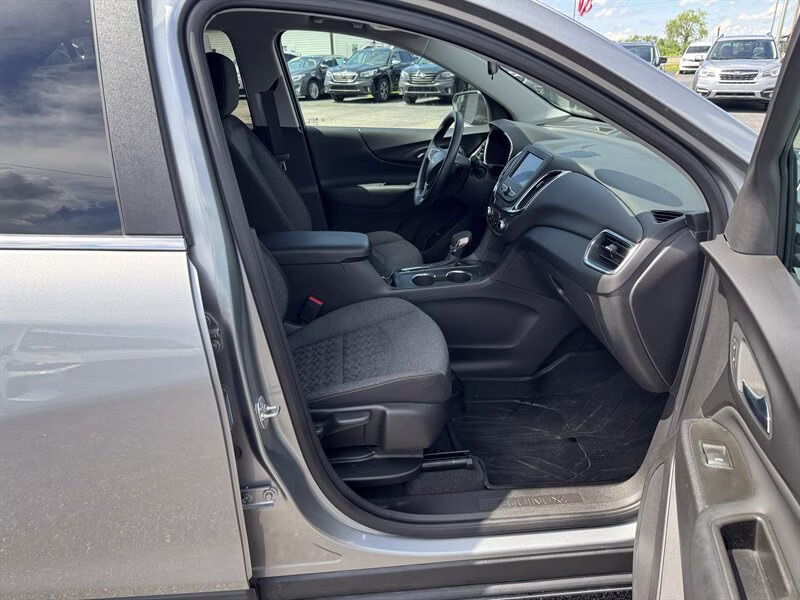 2024 Sterling Gray Metallic Chevrolet Equinox LT FWD SUV