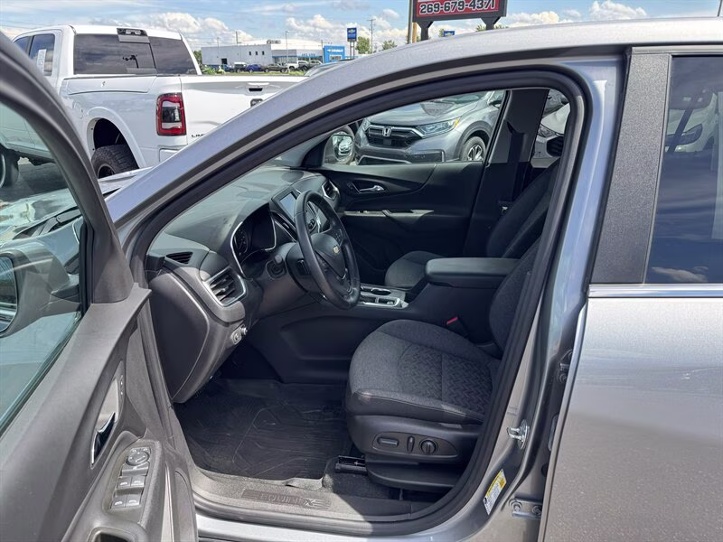 2024 Sterling Gray Metallic Chevrolet Equinox LT FWD SUV