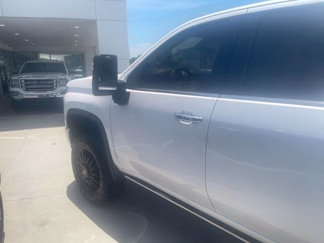 2022 Iridescent Pearl Tricoat Chevrolet Silverado 3500HD High Country 4X4 Truck