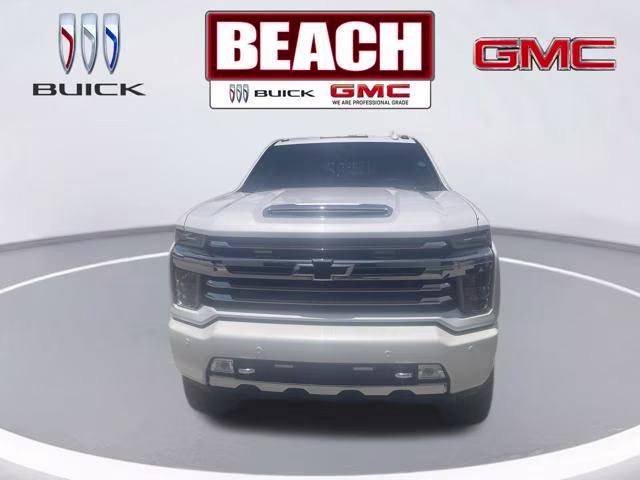 2022 Iridescent Pearl Tricoat Chevrolet Silverado 3500HD High Country 4X4 Truck