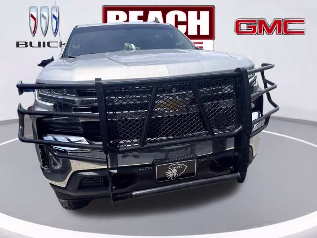 2019 Silver Ice Metallic Chevrolet Silverado 1500 LT 4X4 Truck