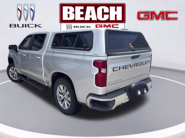 2019 Silver Ice Metallic Chevrolet Silverado 1500 LT 4X4 Truck
