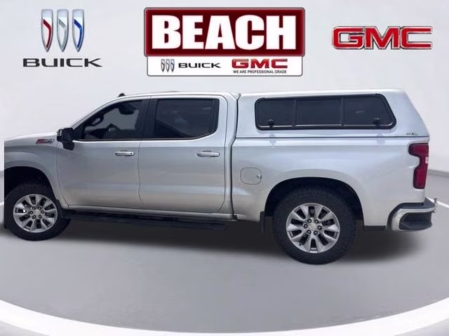 2019 Silver Ice Metallic Chevrolet Silverado 1500 LT 4X4 Truck