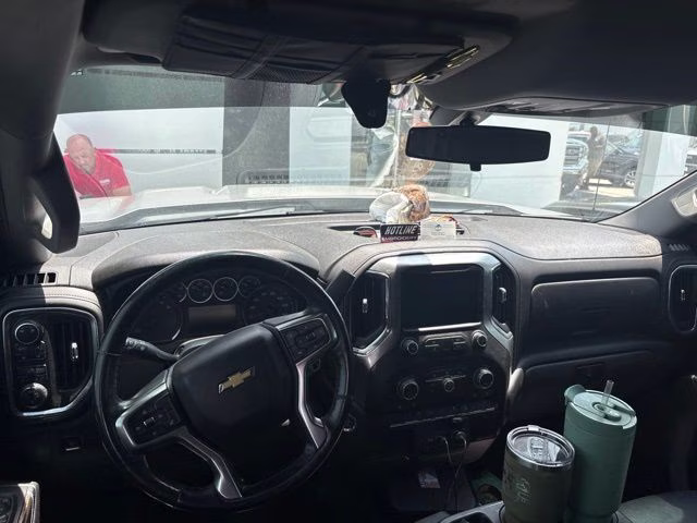 2019 Silver Ice Metallic Chevrolet Silverado 1500 LT 4X4 Truck