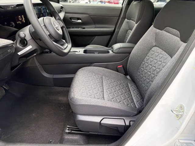2026 Aspen White/Super Black Nissan Kicks SV AWD SUV