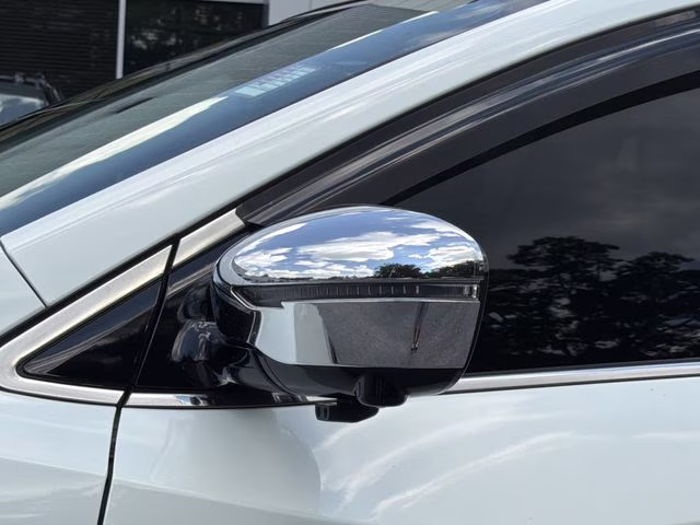 2016 Pearl White Nissan Murano Platinum FWD SUV