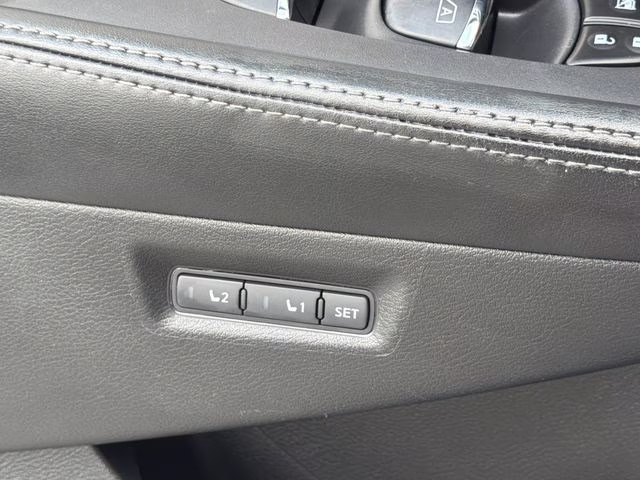 2016 Pearl White Nissan Murano Platinum FWD SUV