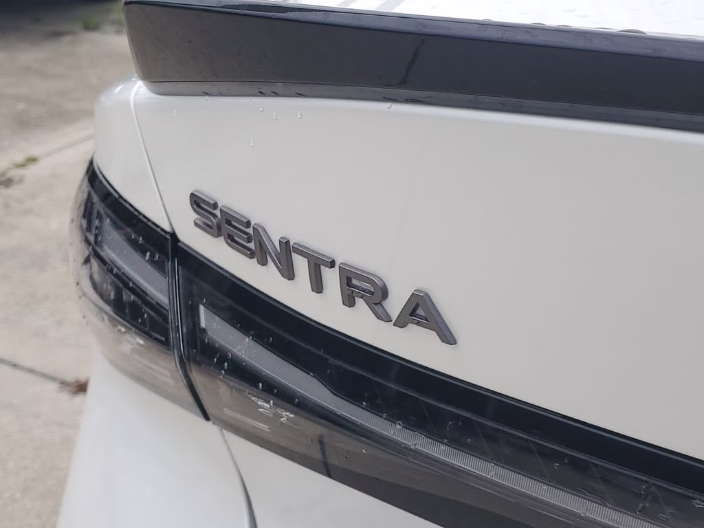 2026 Aspen White/Super Black Nissan Sentra SR FWD Sedan