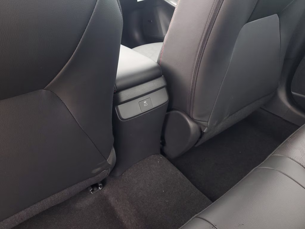 2026 Aspen White/Super Black Nissan Sentra SR FWD Sedan