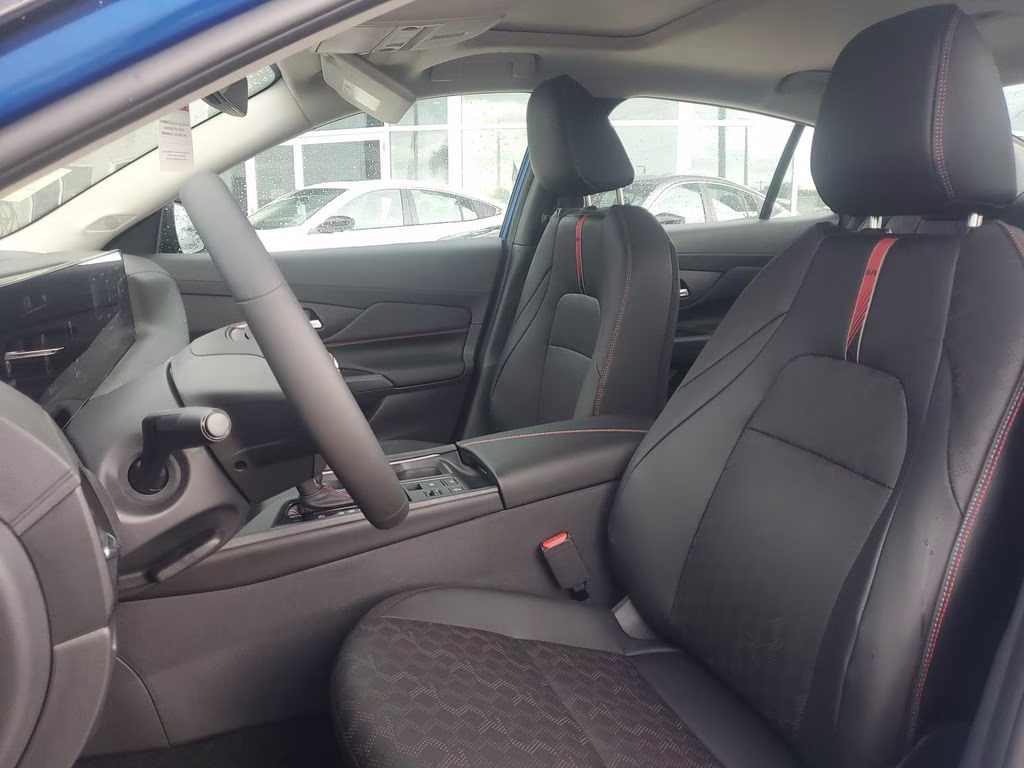 2026 Bluestone Pearl/Super Blk Nissan Sentra SR FWD Sedan