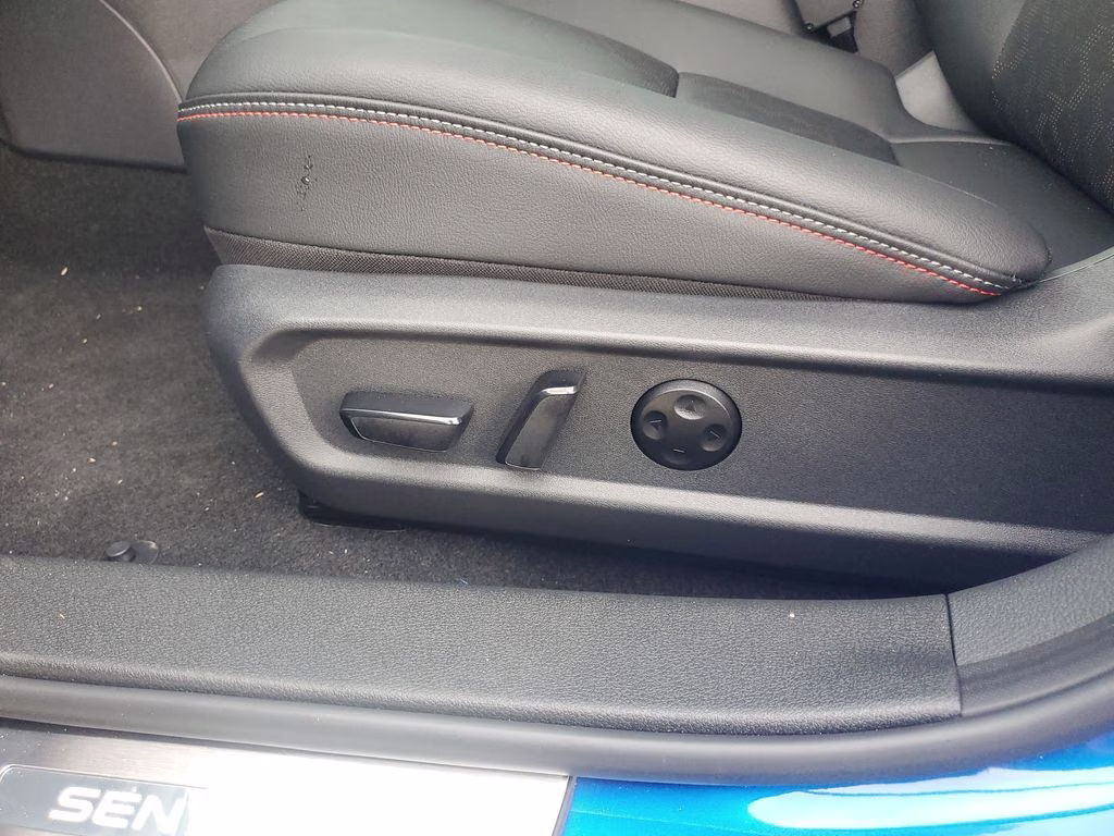 2026 Bluestone Pearl/Super Blk Nissan Sentra SR FWD Sedan