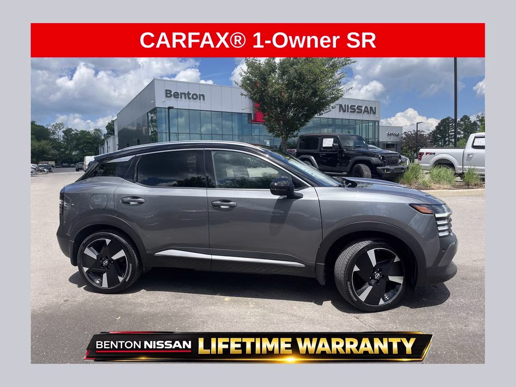 2025 Gun Metallic/Super Black Nissan Kicks SR AWD SUV