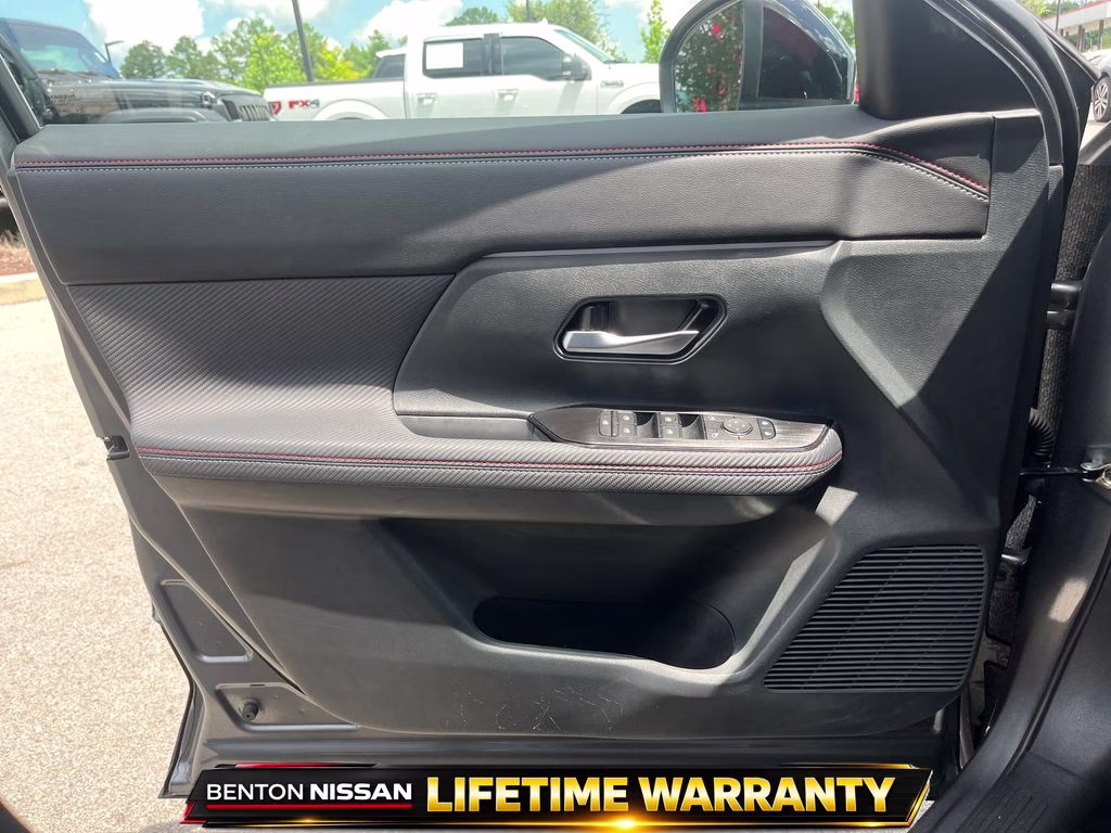 2025 Gun Metallic/Super Black Nissan Kicks SR AWD SUV