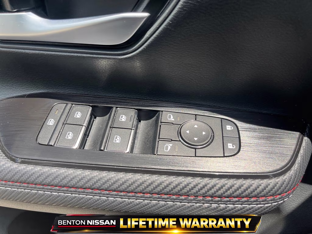 2025 Gun Metallic/Super Black Nissan Kicks SR AWD SUV