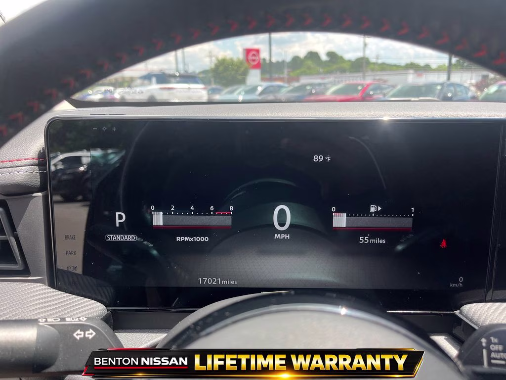 2025 Gun Metallic/Super Black Nissan Kicks SR AWD SUV
