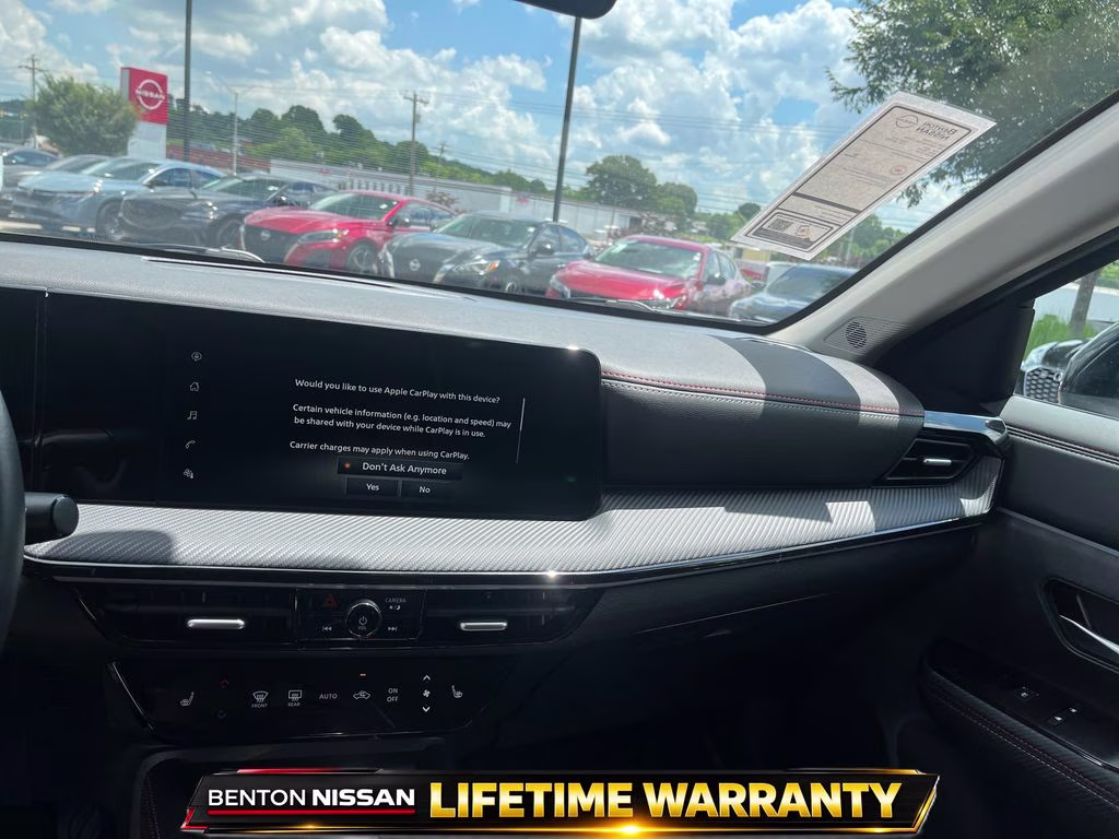 2025 Gun Metallic/Super Black Nissan Kicks SR AWD SUV