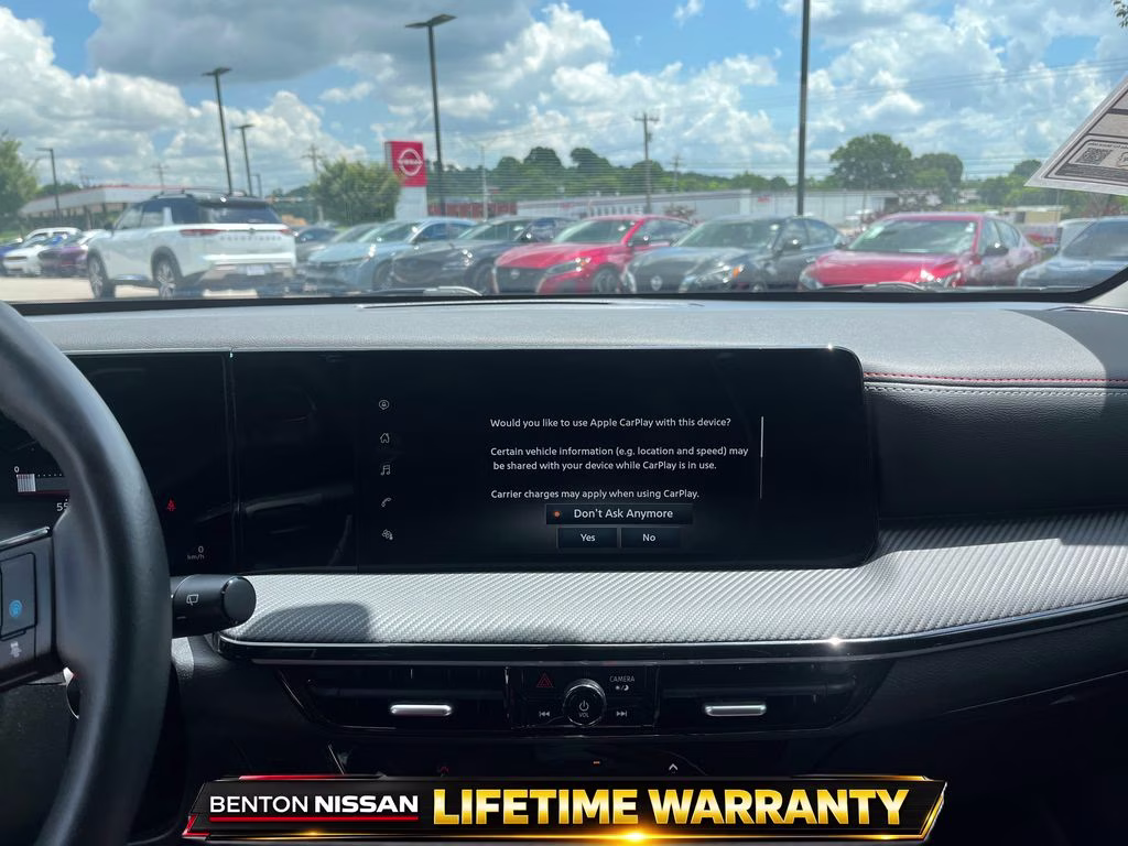 2025 Gun Metallic/Super Black Nissan Kicks SR AWD SUV