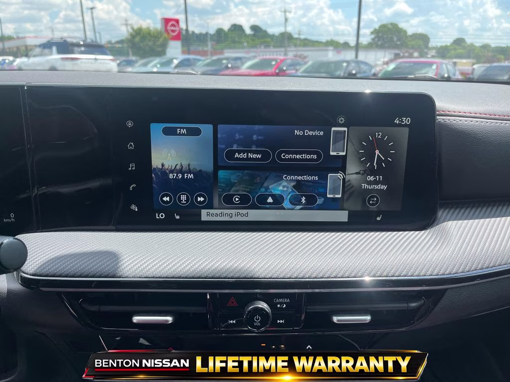 2025 Gun Metallic/Super Black Nissan Kicks SR AWD SUV