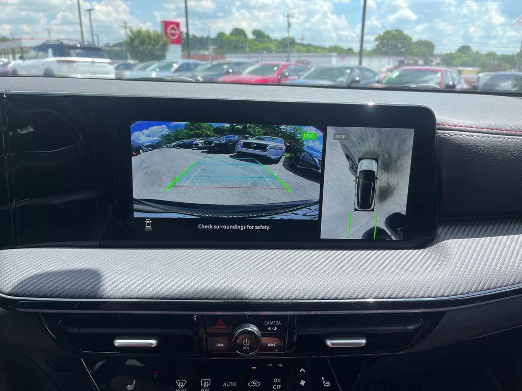 2025 Gun Metallic/Super Black Nissan Kicks SR AWD SUV