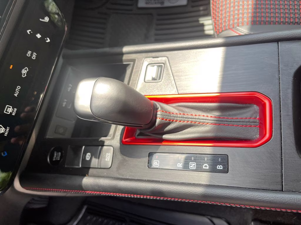 2025 Gun Metallic/Super Black Nissan Kicks SR AWD SUV