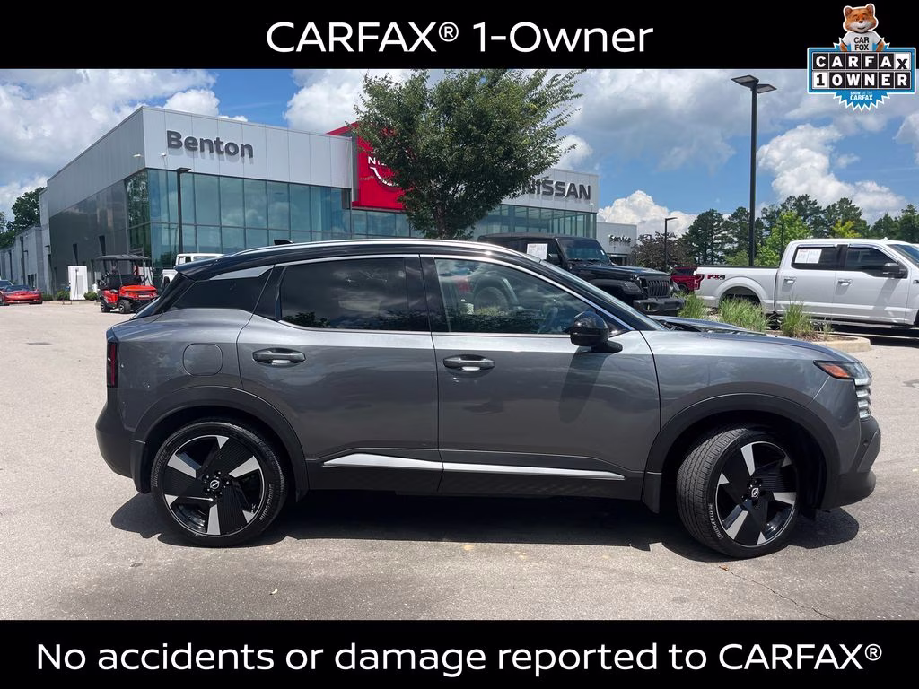 2025 Gun Metallic/Super Black Nissan Kicks SR AWD SUV