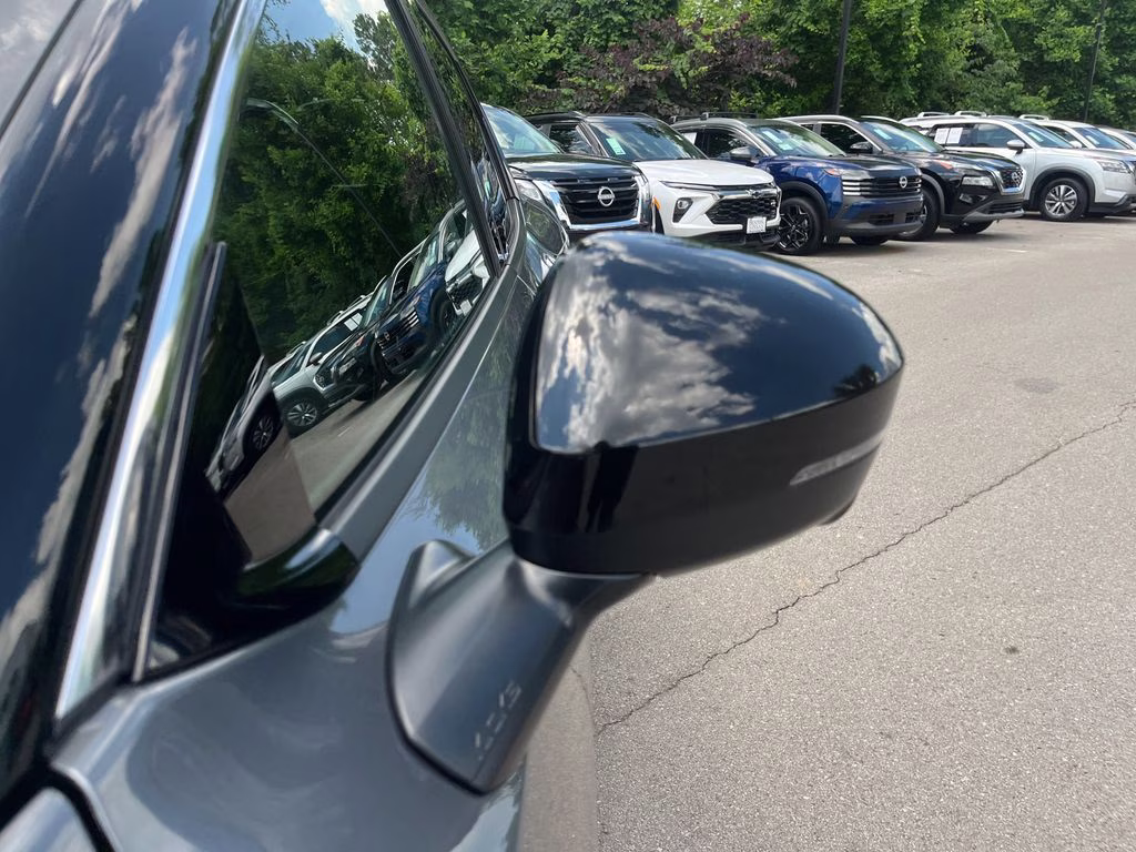 2025 Gun Metallic/Super Black Nissan Kicks SR AWD SUV