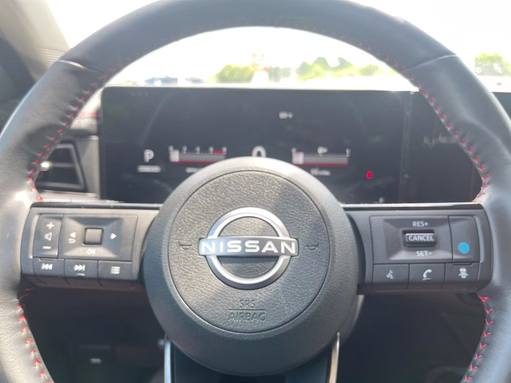 2025 Gun Metallic/Super Black Nissan Kicks SR AWD SUV